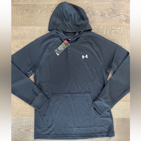 Under Armour Other - Under Armour Men’s Long Sleeve Hooded Top